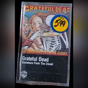 Sealed !!Grateful Dead Skeletons From The Closet Cassette